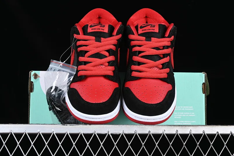 All categories Nk SB Dunk series Nk SB Dunk Low low-top sneakers Nk SB Dunk Low Pro black and red SB smashed backboard fashion casual sneakers 304292-039